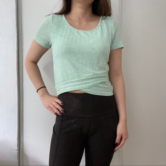 🎉SOLD!🎉 Asymmetric ribbed crop top M - Picture 2 of 3